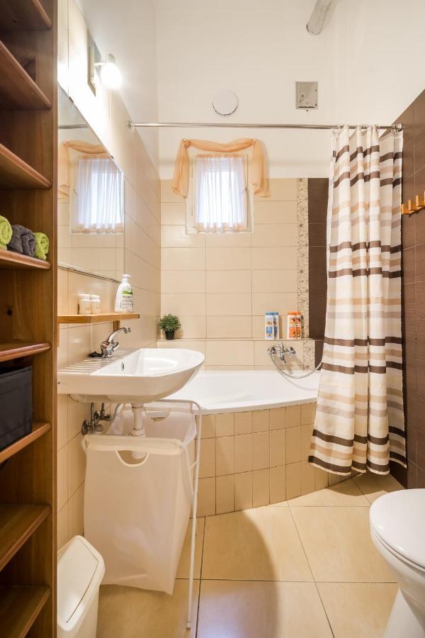 Park View Apartment With Sauna, A/C Budapest Eksteriør billede